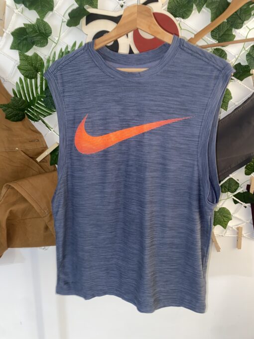 T-SHIRT NIKE SMANICATA